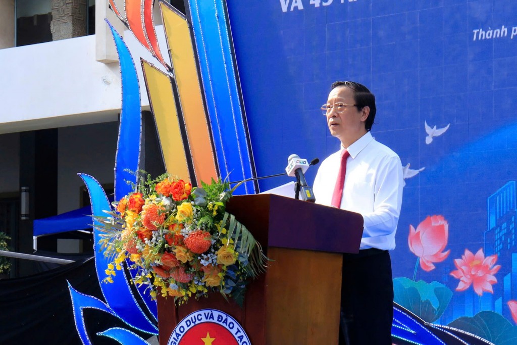 Thứ trưởng Thường trực Bộ GD&ĐT Phạm Ngọc Thưởng phát biểu