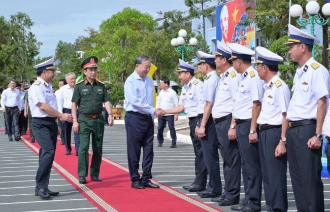 Tổng Bí thư Tô Lâm thăm và làm việc tại Vùng 5 Hải quân