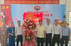 Lãnh đạo tỉnh An Giang thăm và chúc mừng nhà giáo nhân dịp 20/11