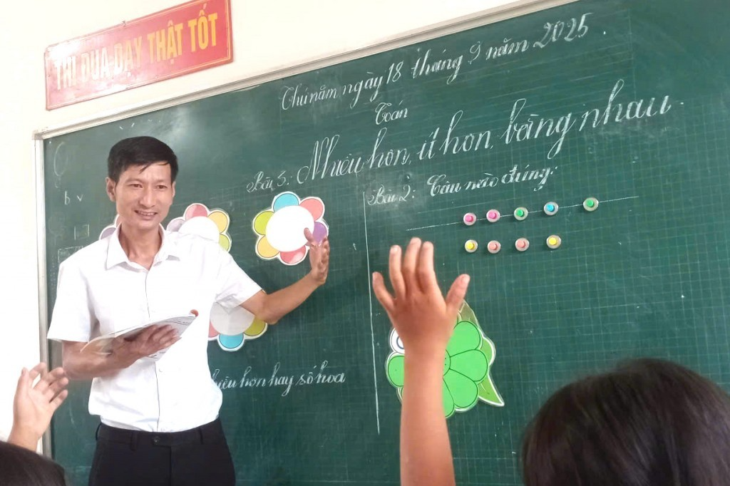 Bài 2: Gieo chữ giữa đại ngàn, thắp sáng ước mơ cho em Bài 2: Gieo chữ giữa đại ngàn, thắp sáng ước mơ cho em