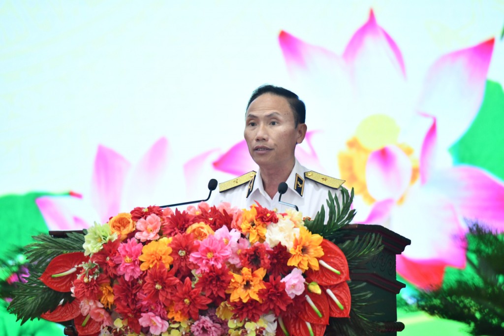 Chuẩn Đô đốc Ngô Văn Thành, Bí thư Đảng ủy, Chính ủy Vùng 5 phát biểu (ảnh: Văn Định)