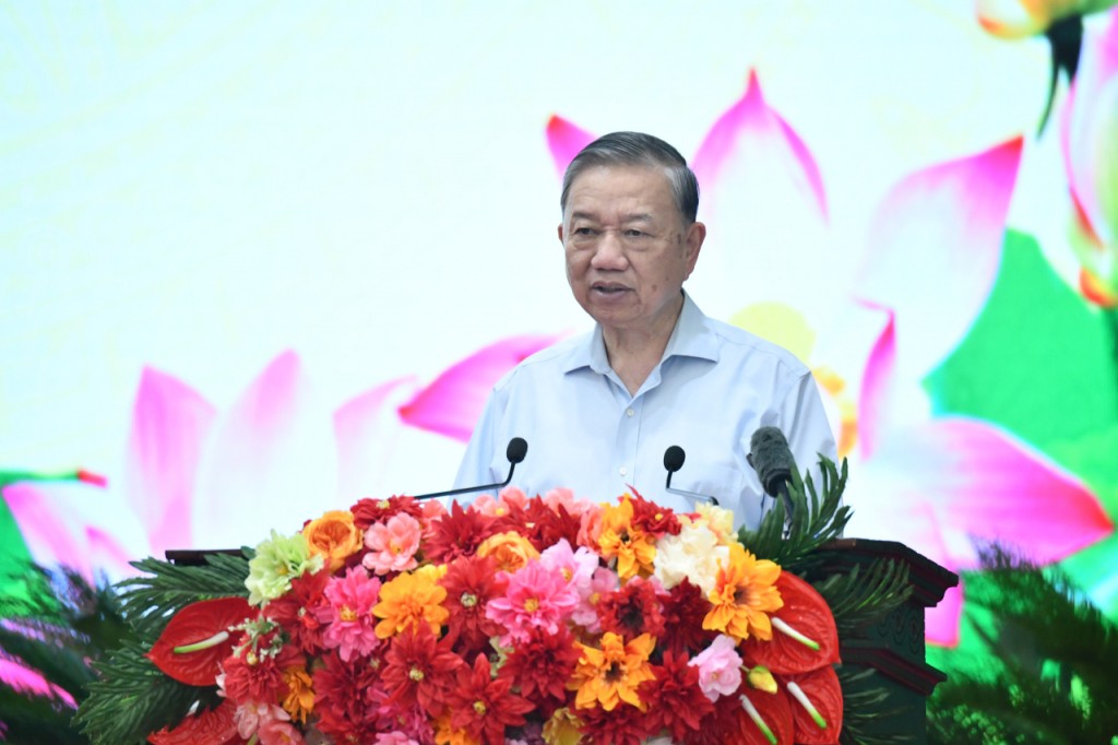 Tổng Bí thư Tô Lâm phát biểu tại buổi làm việc với Bộ Tư lệnh Vùng 5 Hải quân (ảnh: Văn Định)