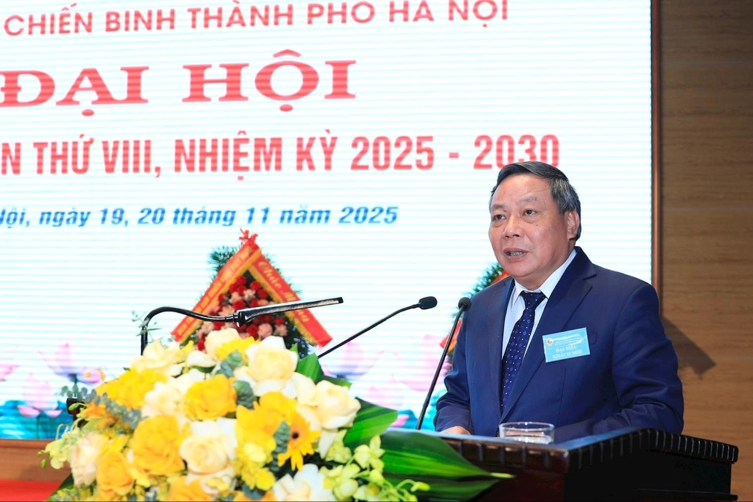 Phó Bí thư Thường trực Thành ủy Hà Nội Nguyễn Văn Phong phát biểu tại đại hội.