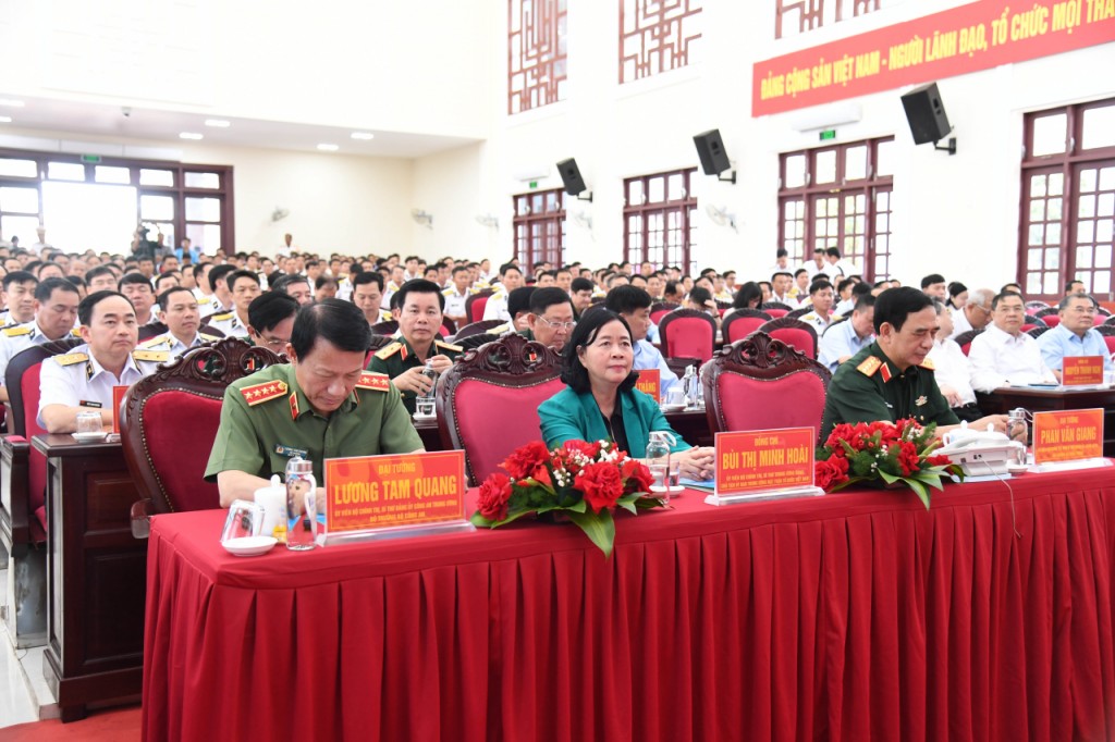 Tổng Bí thư Tô Lâm thăm và làm việc tại Vùng 5 Hải quân