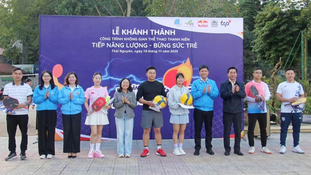 Không gian thể thao hiện đại “thắp lửa” rèn luyện cho thanh thiếu nhi