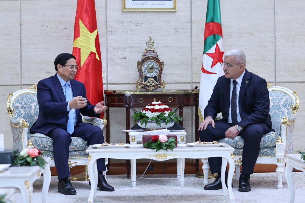 Thủ tướng mong Hạ viện Algeria ủng hộ hai Chính phủ trong quá trình triển khai khuôn khổ Đối tác Chiến lược; trong đó có việc tích cực sớm phê chuẩn các hiệp định đã ký kết nhất là các hiệp định về thuế, đầu tư và thương mại - Ảnh: VGP/Nhật Bắc