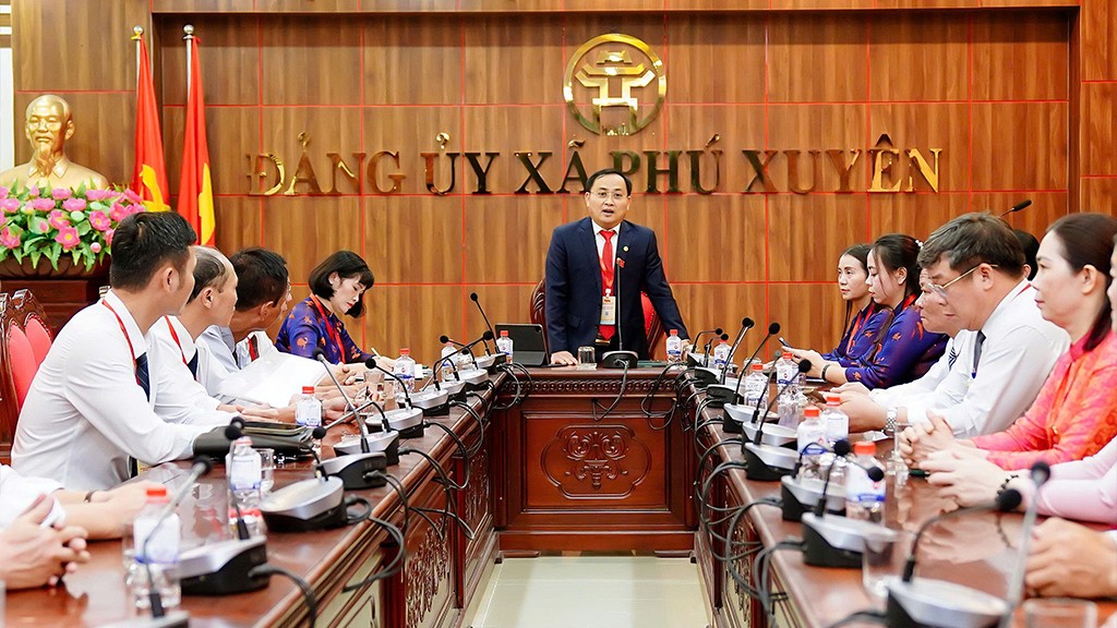 Bài 1: Bình minh mới trong ngày sắp xếp lại giang sơn