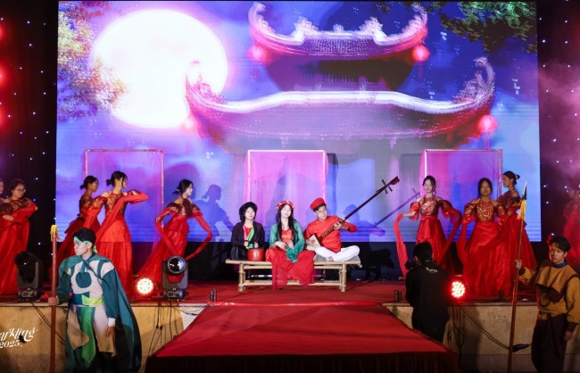Đêm hội Sparkling - thanh âm truyền thống hòa cùng hơi thở hiện đại