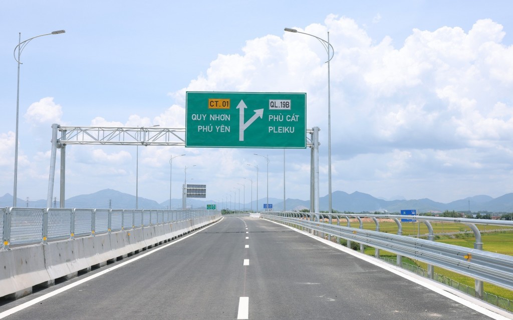 Tuyến cao tốc Hoài Nhơn - Quy Nhơn. Ảnh: Quốc Khánh - TTXVN