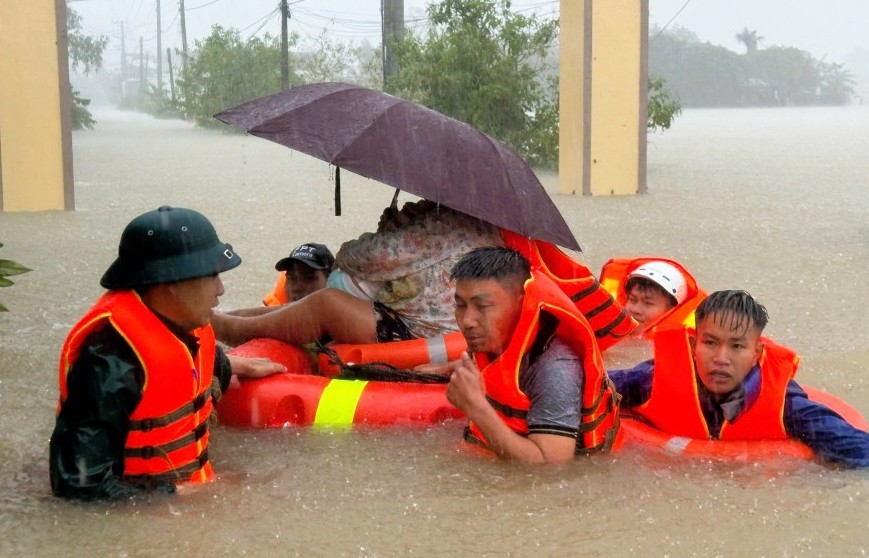 Đắk Lắk dồn toàn lực khẩn trương hỗ trợ người dân sau lũ