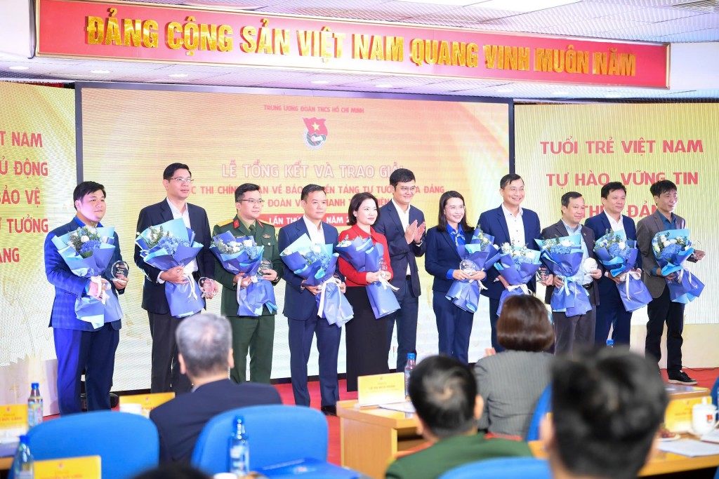 Người trẻ nâng “sức đề kháng số”, bảo vệ nền tảng tư tưởng Đảng