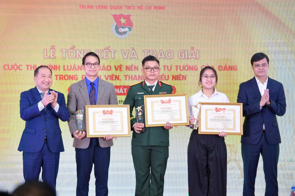 Ủy viên dự khuyết BCH Trung ương Đảng, Bí thư thứ nhất BCH Trung ương Đoàn, Trưởng Ban Chỉ đạo 35 Trung ương Đoàn