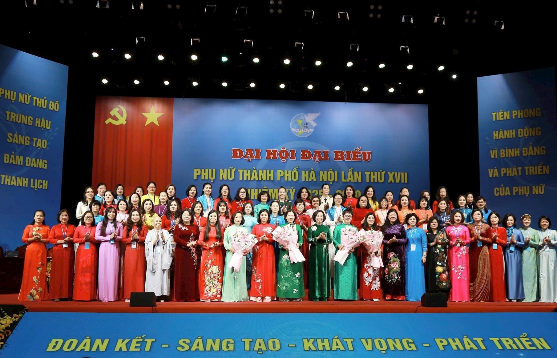 Ban Chấp hành Hội LHPN TP Hà Nội khóa XVII gồm 65 đồng chí