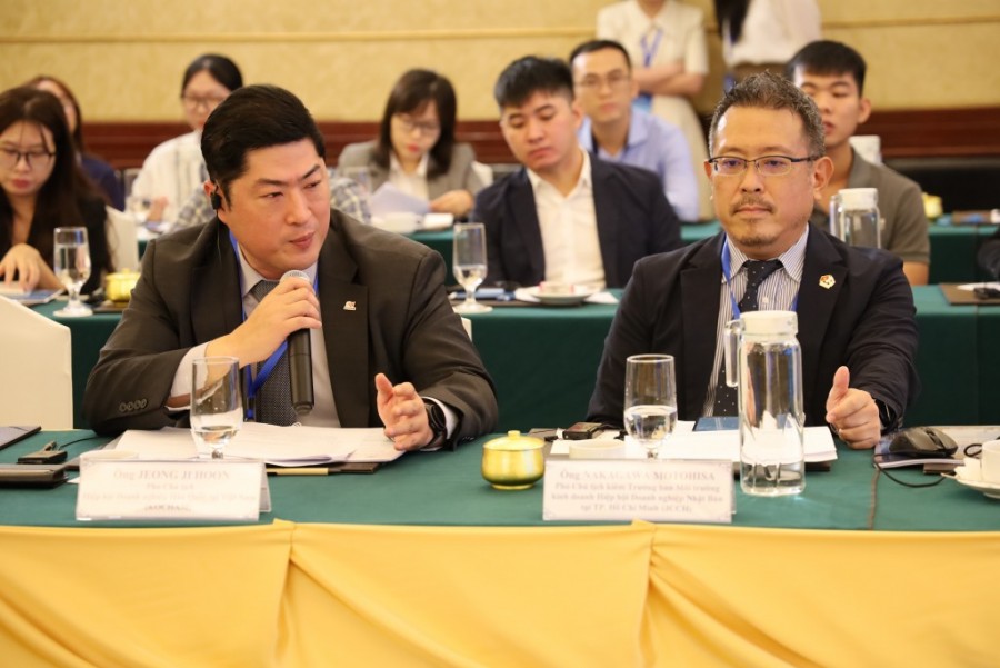  ông Jeong Ji Hoon và ông Nakagawa Motohisa 