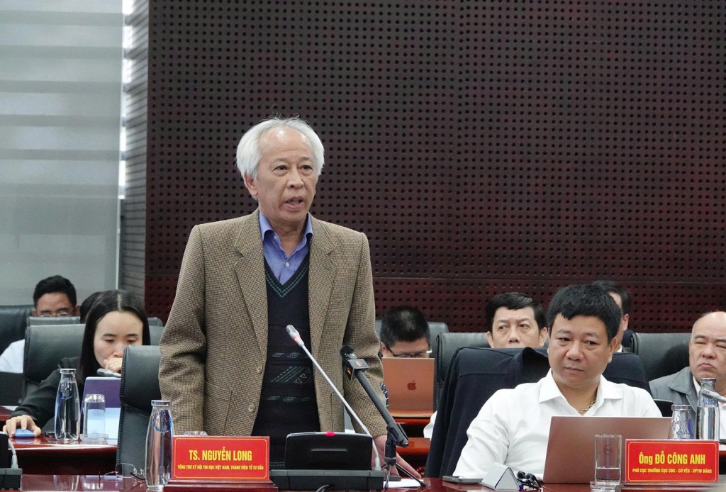 TS Nguyễn Long nhấn mạnh dữ liệu phải được coi là tài sản số trung tâm, đi cùng nền tảng công nghệ mới như AI, blockchain (Ảnh: danang.gov)