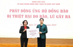 Chung tay ủng hộ nhiều địa phương khắc phục hậu quả bão, lũ