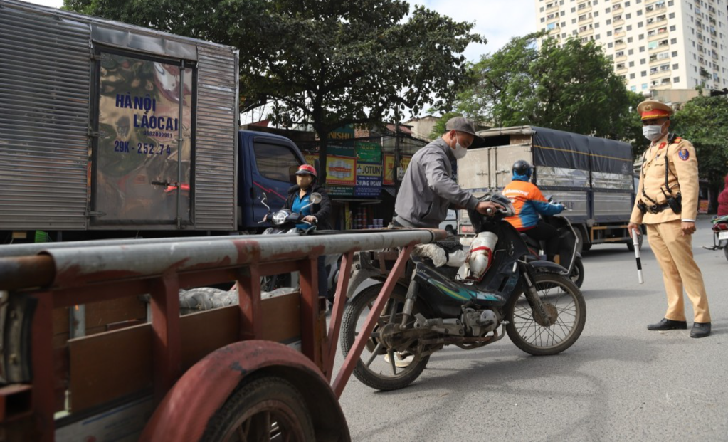 Hà Nội: Xử lý 243 trường hợp xe ba bánh tự chế, chở hàng quá khổ