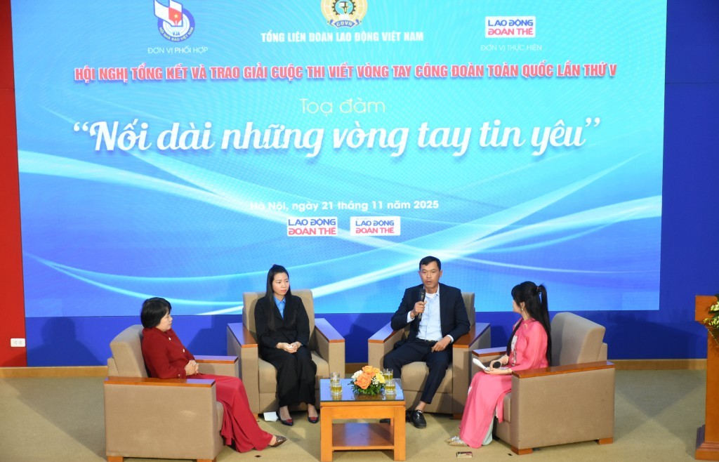 Trao giải cuộc thi viết “Vòng tay Công đoàn” lần thứ V