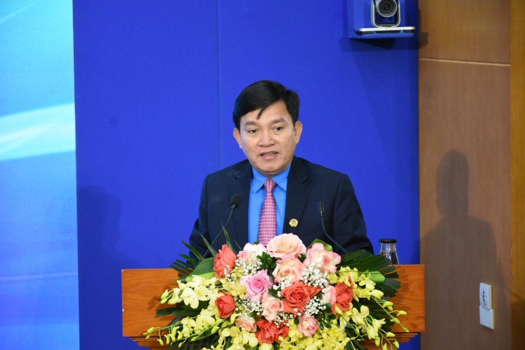 Trao giải cuộc thi viết “Vòng tay Công đoàn” lần thứ V