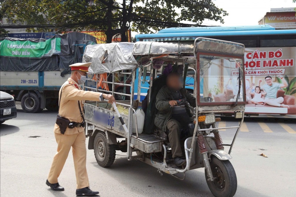 Hà Nội: Xử lý 243 trường hợp xe ba bánh tự chế, chở hàng quá khổ