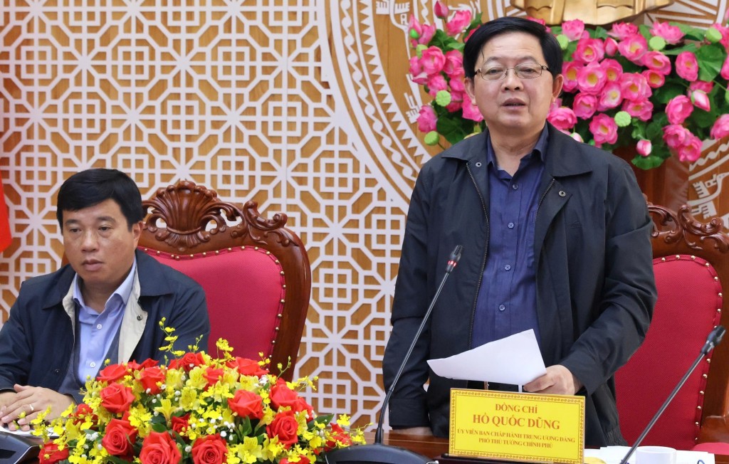 Phó Thủ tướng yêu cầu bảo đảm an toàn tuyệt đối cho dân, tập trung khắc phục nhanh sạt lở sau mưa lũ tại Lâm Đồng - Ảnh: VGP/Gia Huy Phó Thủ tướng yêu cầu bảo đảm an toàn tuyệt đối cho dân, tập trung khắc phục nhanh sạt lở sau mưa lũ tại Lâm Đồng - Ảnh: VGP/Gia Huy