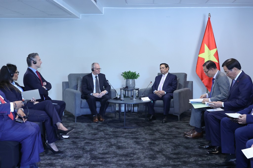 Phó Chủ tịch Phòng Thương mại và Công nghiệp Nam Phi Neil Pollock đánh giá cao tốc độ tăng trưởng và sự phát triển mạnh mẽ của Việt Nam - Ảnh: VGP/Nhật Bắc