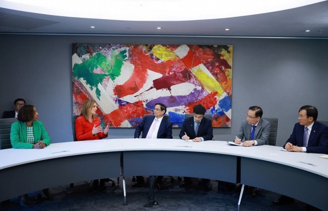 Thủ tướng thăm, làm việc tại thị trường chứng khoán lớn nhất châu Phi