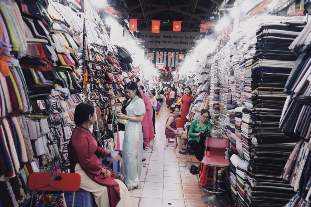 Các tiểu thương tại chợ Tân Định