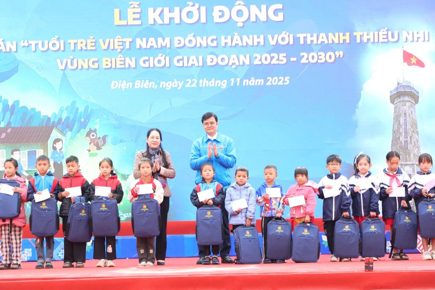 Cam kết mạnh mẽ của tuổi trẻ hướng về biên cương Tổ quốc Cam kết mạnh mẽ của tuổi trẻ hướng về biên cương Tổ quốc