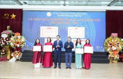 Ấm áp lễ kỷ niệm 20/11 – Tôn vinh thầy cô tại Trường tiểu học Vĩnh Tuy