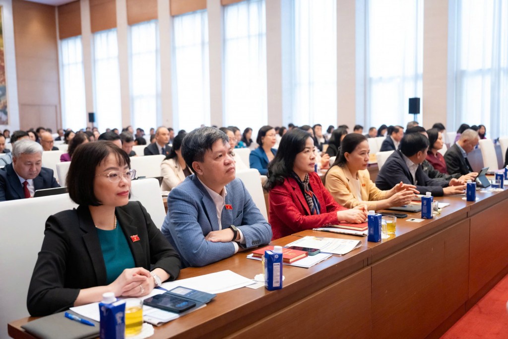 Tiếp tục đổi mới tư duy, đưa thể chế pháp luật trở thành lợi