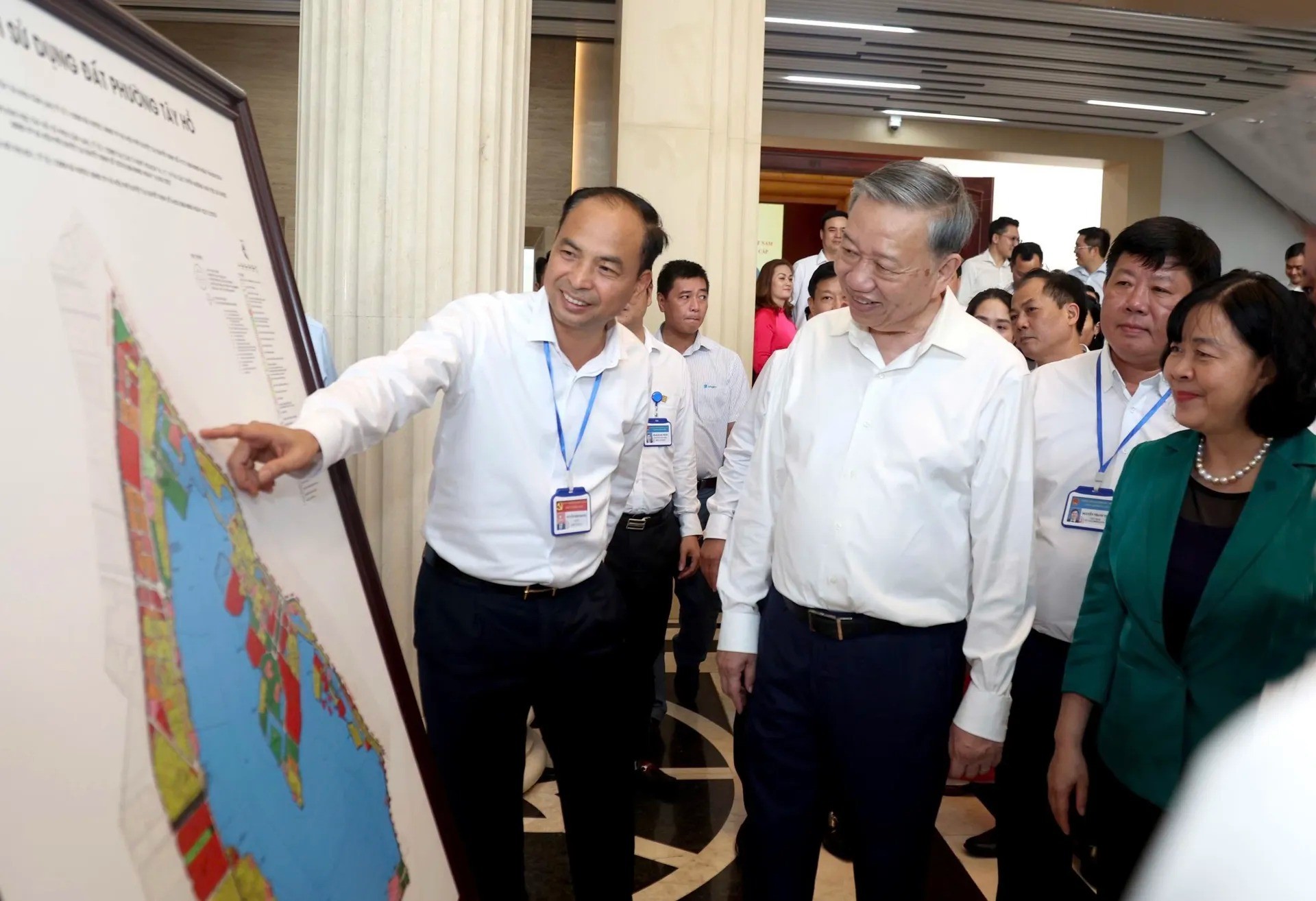 Bài 1: Bình minh mới trong ngày sắp xếp lại giang sơn