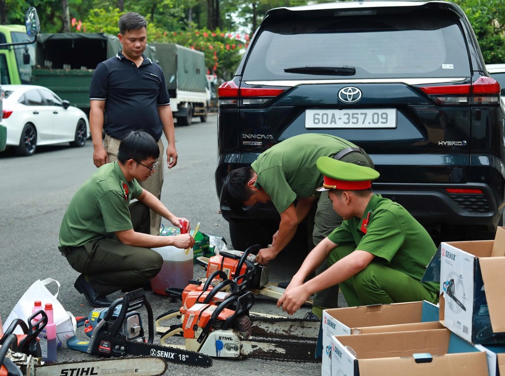 Công tác chuẩn bị các công cụ, phương tiện hỗ trợ khi làm nhiệm vụ