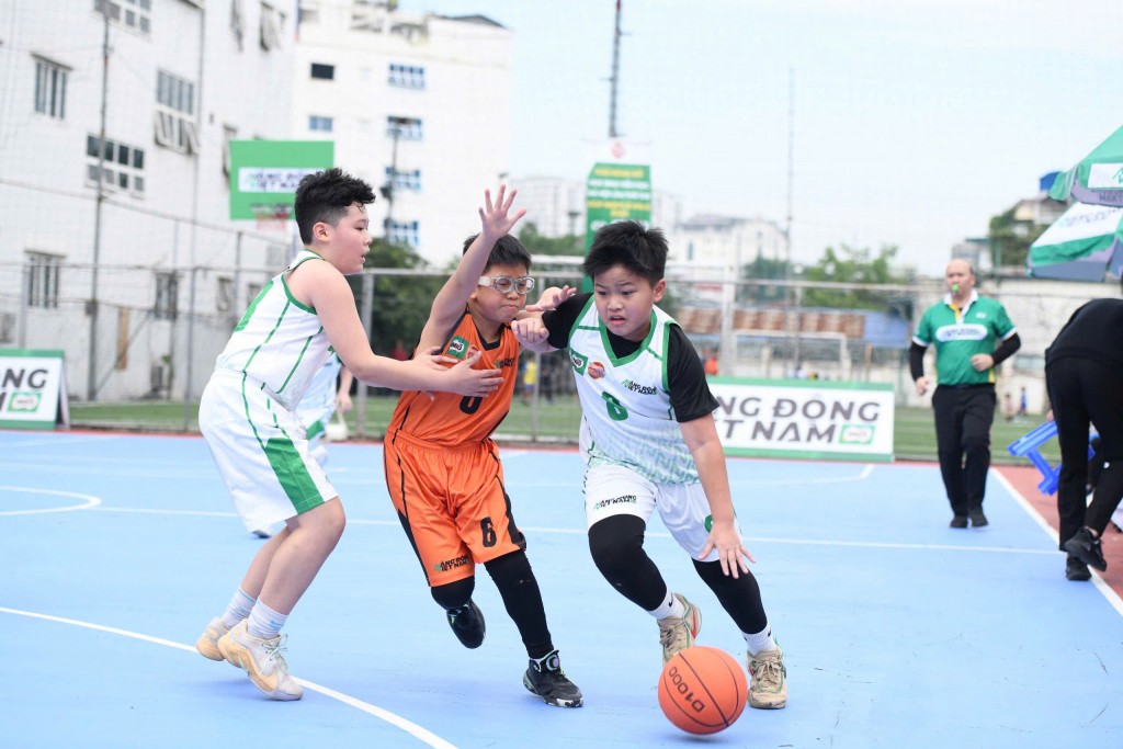 Chính thức thi đấu Vòng Chung kết Giải Bóng rổ học sinh Tiểu học Hà Nội lần thứ XIX Chính thức thi đấu Vòng Chung kết Giải Bóng rổ học sinh Tiểu học Hà Nội lần thứ XIX