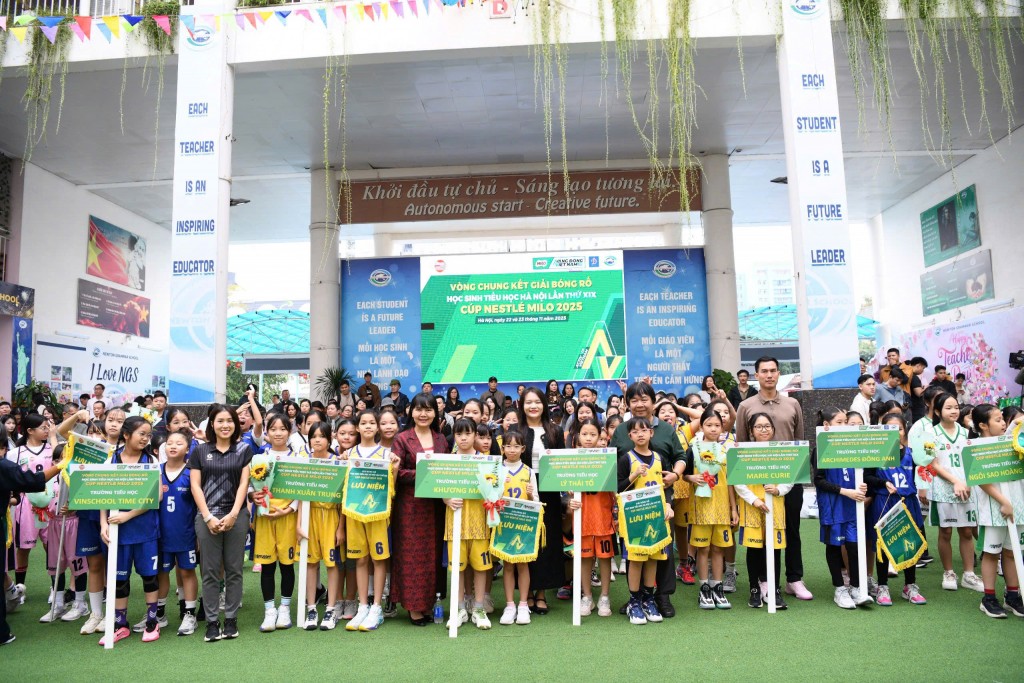 Chính thức thi đấu Vòng Chung kết Giải Bóng rổ học sinh Tiểu học Hà Nội lần thứ XIX Chính thức thi đấu Vòng Chung kết Giải Bóng rổ học sinh Tiểu học Hà Nội lần thứ XIX