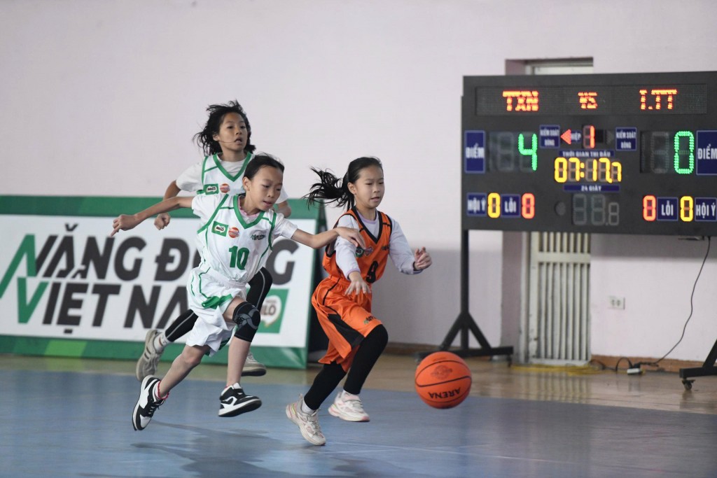 Chính thức thi đấu Vòng Chung kết Giải Bóng rổ học sinh Tiểu học Hà Nội lần thứ XIX Chính thức thi đấu Vòng Chung kết Giải Bóng rổ học sinh Tiểu học Hà Nội lần thứ XIX