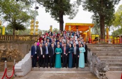 Nông dân Thủ đô viếng Lăng Chủ tịch Hồ Chí Minh và dâng hương tại Hoàng Thành Thăng Long