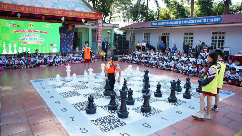 Cờ vua vận động - sân chơi hấp dẫn với thiếu nhi vùng biên