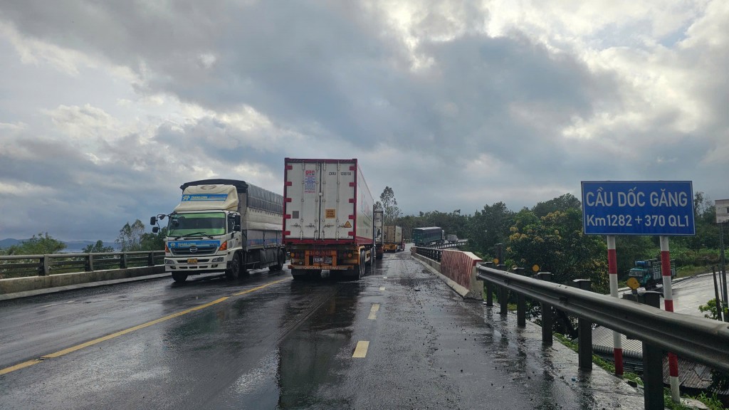 Lũ rút, Quốc lộ 1A qua Đắk Lắk vẫn còn hàng loạt điểm nghẽn