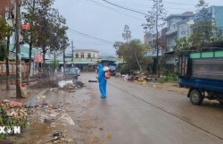 Gia Lai: Khẩn trương xử lý môi trường nơi vùng lũ, không để dịch bệnh phát sinh