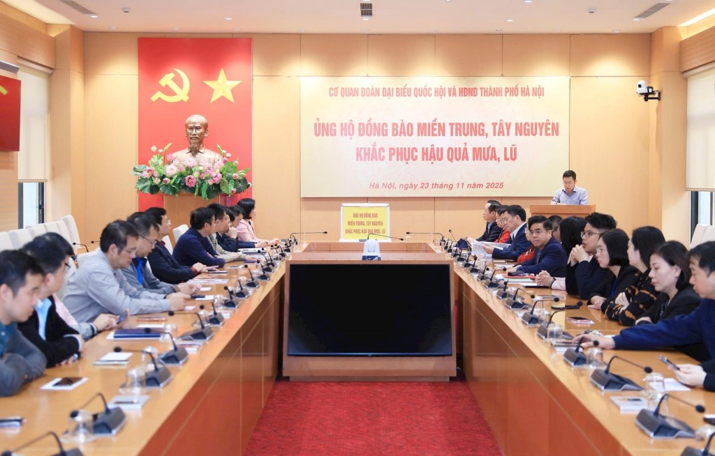 Quang cảnh buổi phát động ủng hộ. Ảnh: Quang Thái