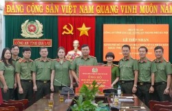 Nghĩa tình Công an Hà Nội đến với người dân và đồng đội tỉnh Gia Lai