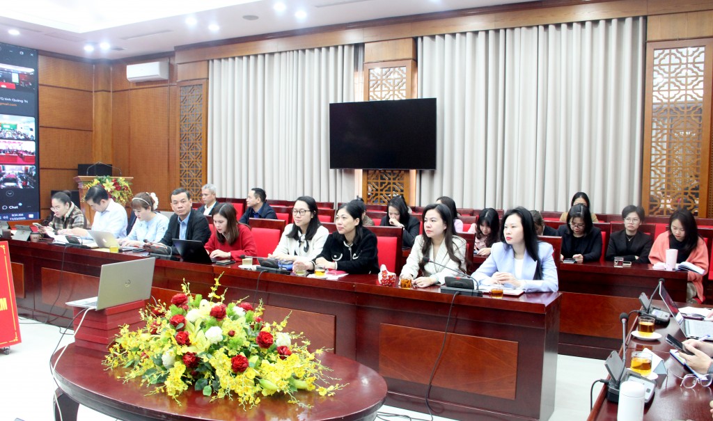 Các đại biểu dự hội nghị tập huấn tại điểm cầu Ủy ban MTTQ Việt Nam thành phố Hà Nội Các đại biểu dự hội nghị tập huấn tại điểm cầu Ủy ban MTTQ Việt Nam thành phố Hà Nội