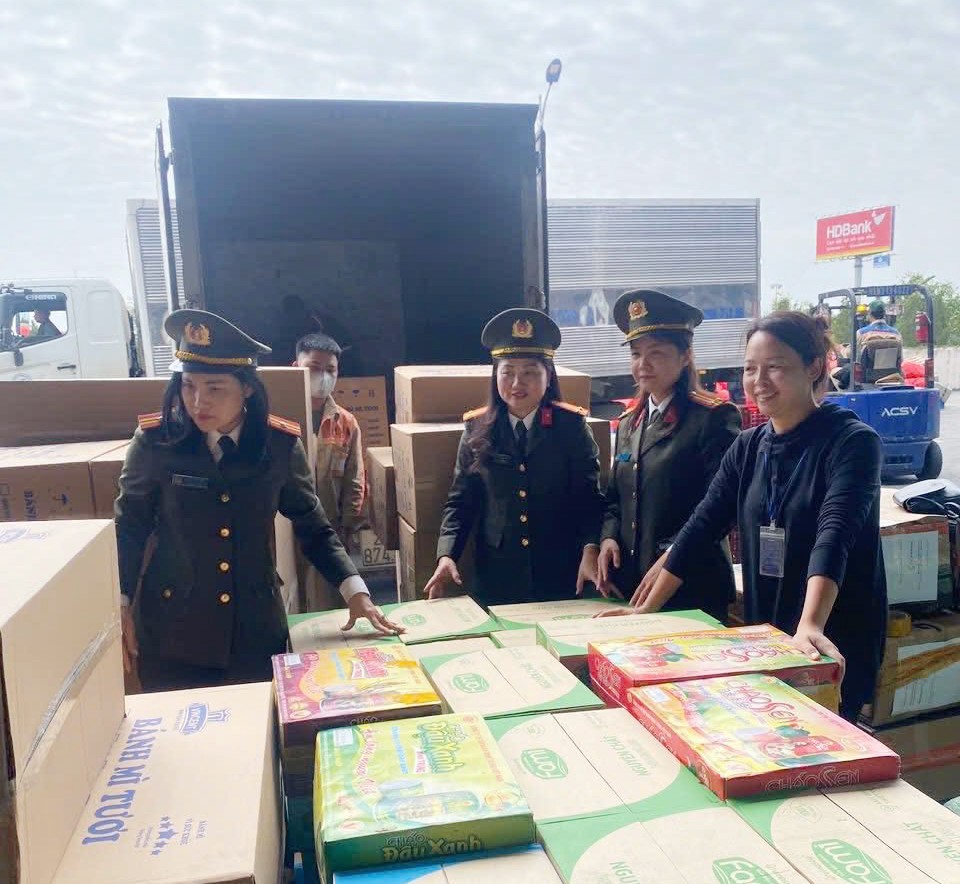 Gửi hơi ấm về miền Trung - Tây Nguyên, chung tay cùng bà con vượt qua mưa lũ