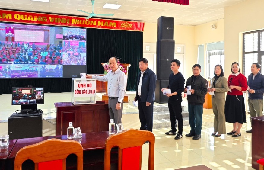 Nhân dân Thủ đô đồng lòng hướng về đồng bào bị ảnh hưởng bởi bão lũ