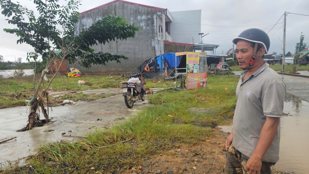 Thương lắm người dân vùng rốn lũ Hoà Thịnh