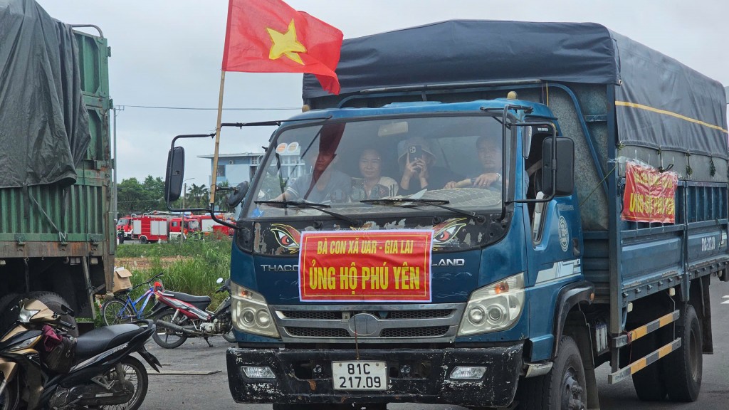 Thương lắm người dân vùng rốn lũ Hoà Thịnh