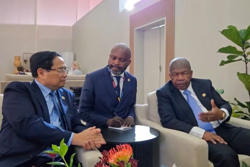 Thủ tướng Chính phủ Phạm Minh Chính và Tổng thống Angola João Lourenço, Chủ tịch Liên minh châu Phi (AU) 2025 - Ảnh: VGP