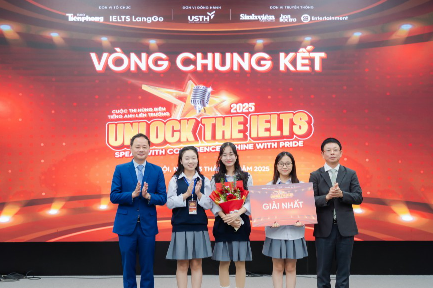 Trường THPT Hồng Quang giành giải Nhất hùng biện tiếng Anh