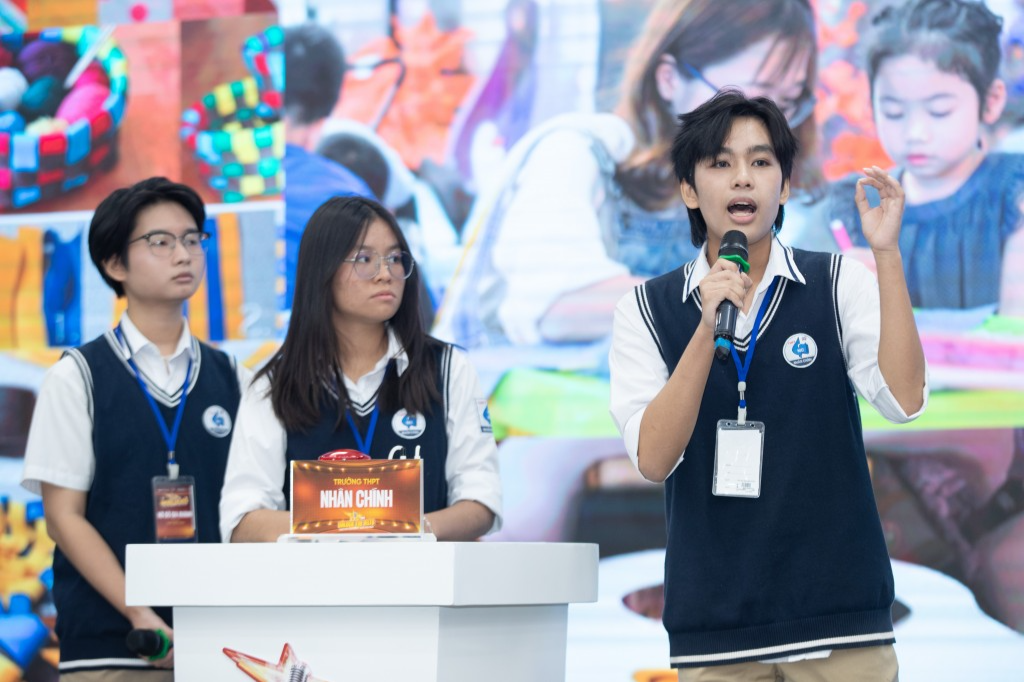 Trường THPT Hồng Quang giành giải Nhất hùng biện tiếng Anh